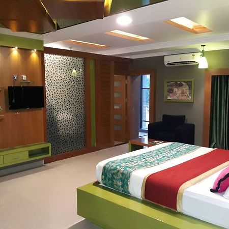 Holiday Hill Hotel & Suites Sultan Bathery Exterior foto