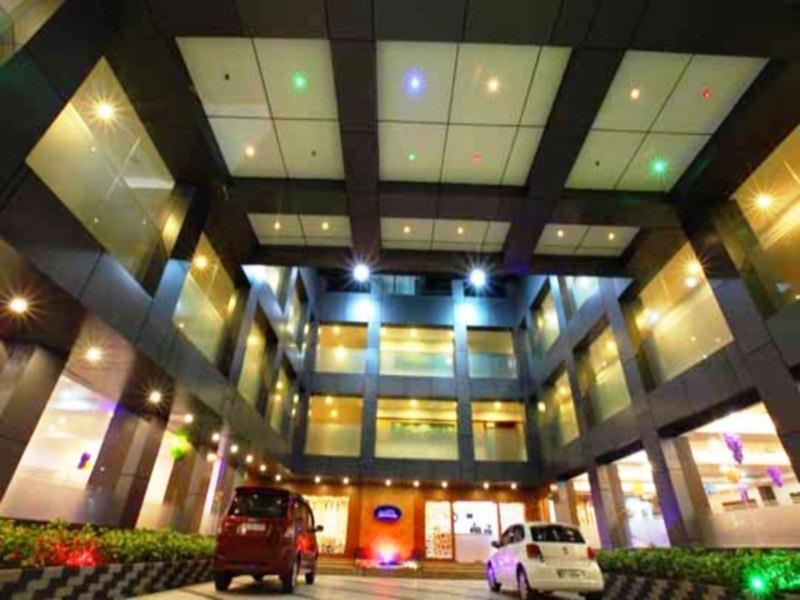 Holiday Hill Hotel & Suites Sultan Bathery Exterior foto