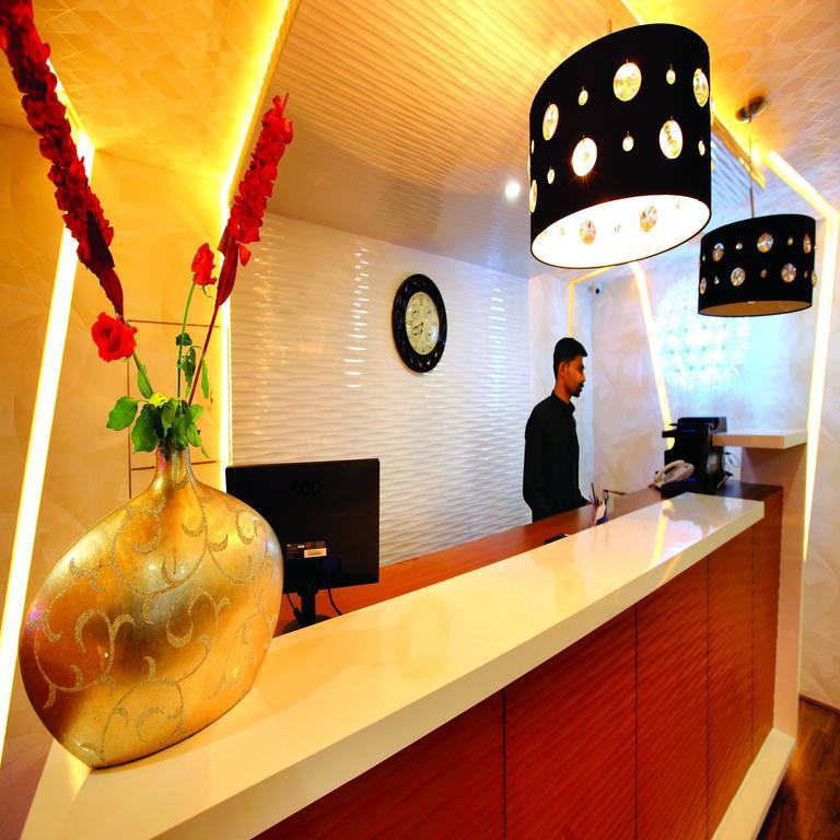 Holiday Hill Hotel & Suites Sultan Bathery Exterior foto